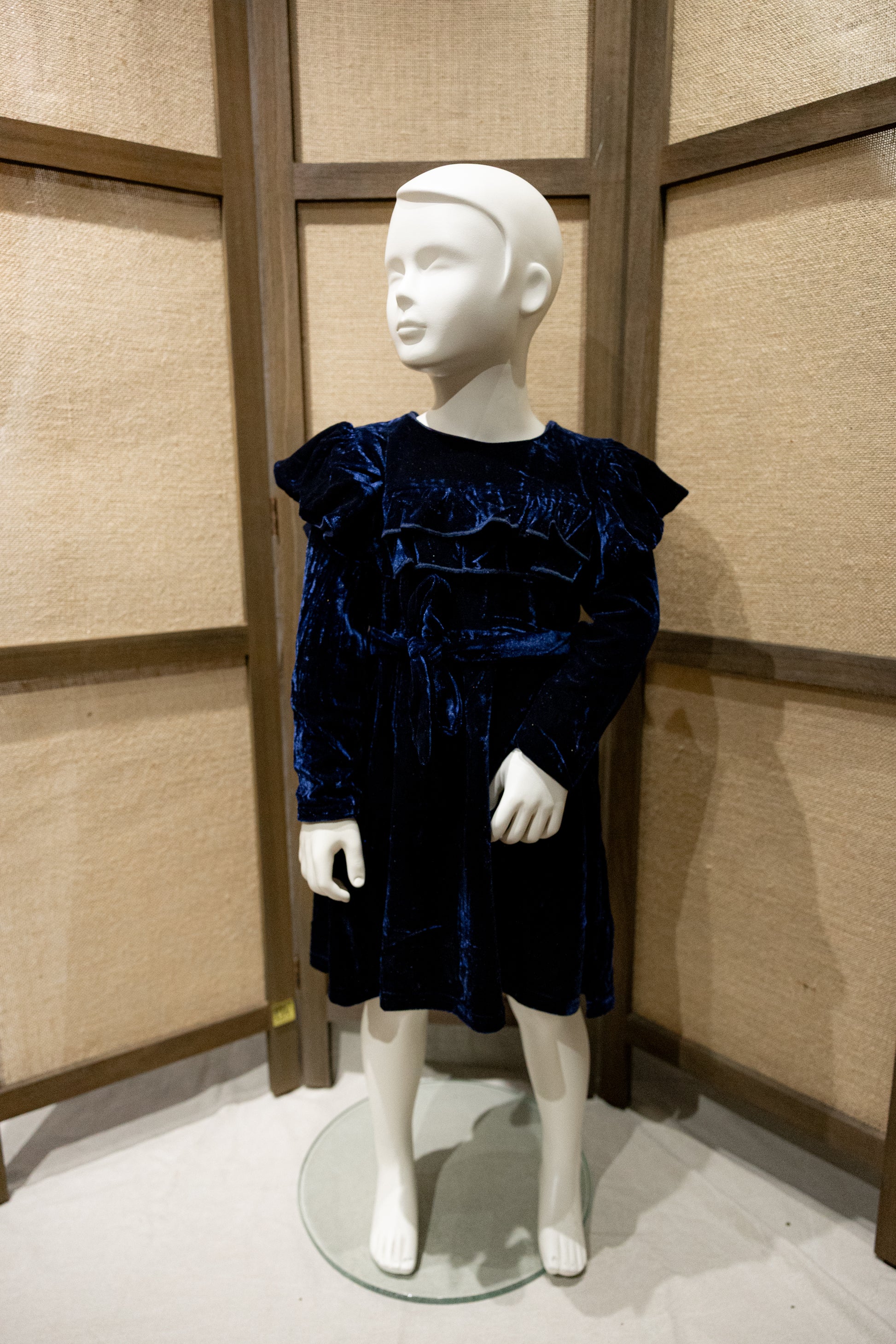 Donkerblauw fluwelen jurkje