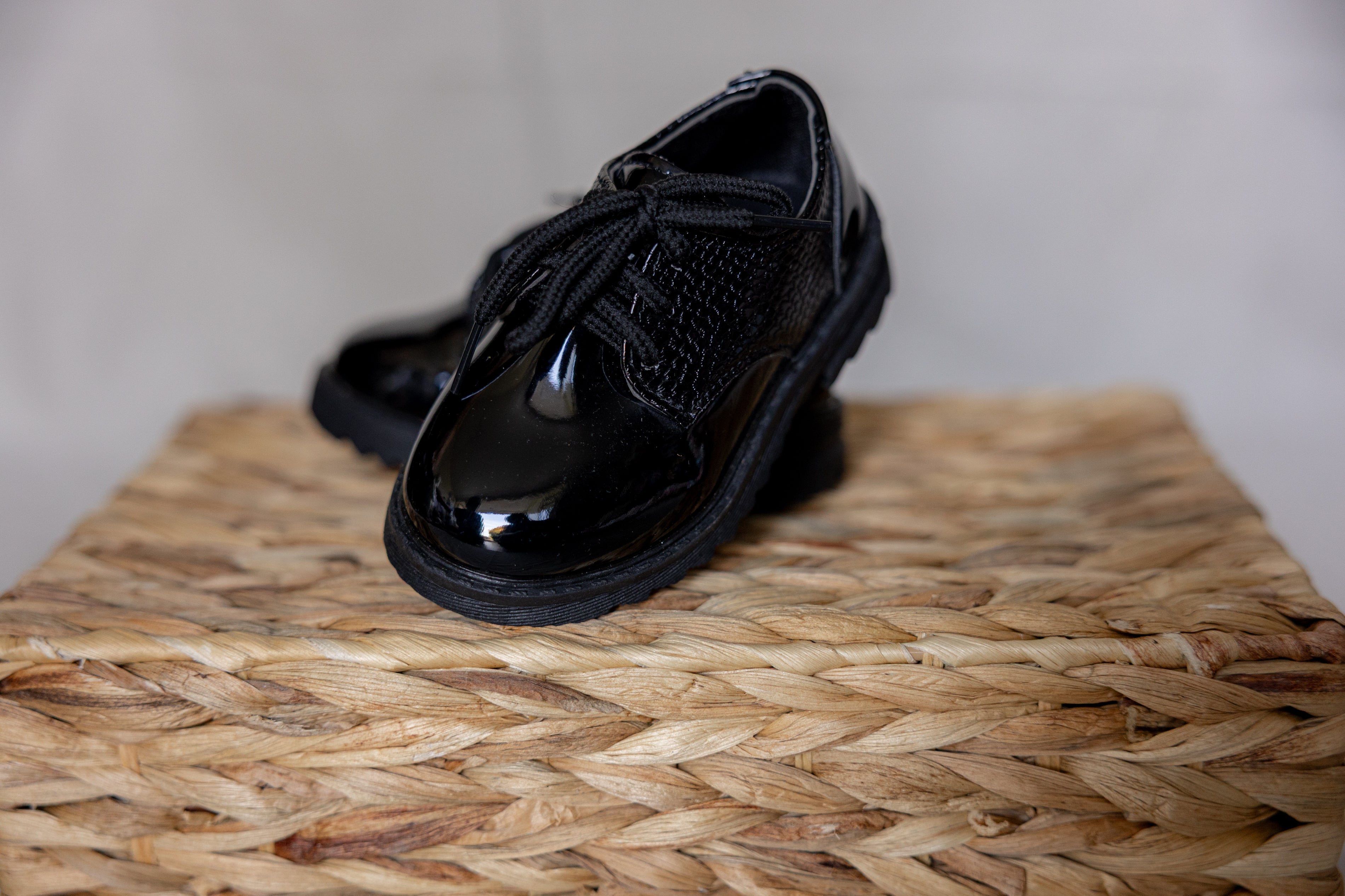 Zwarte dichte schoen
