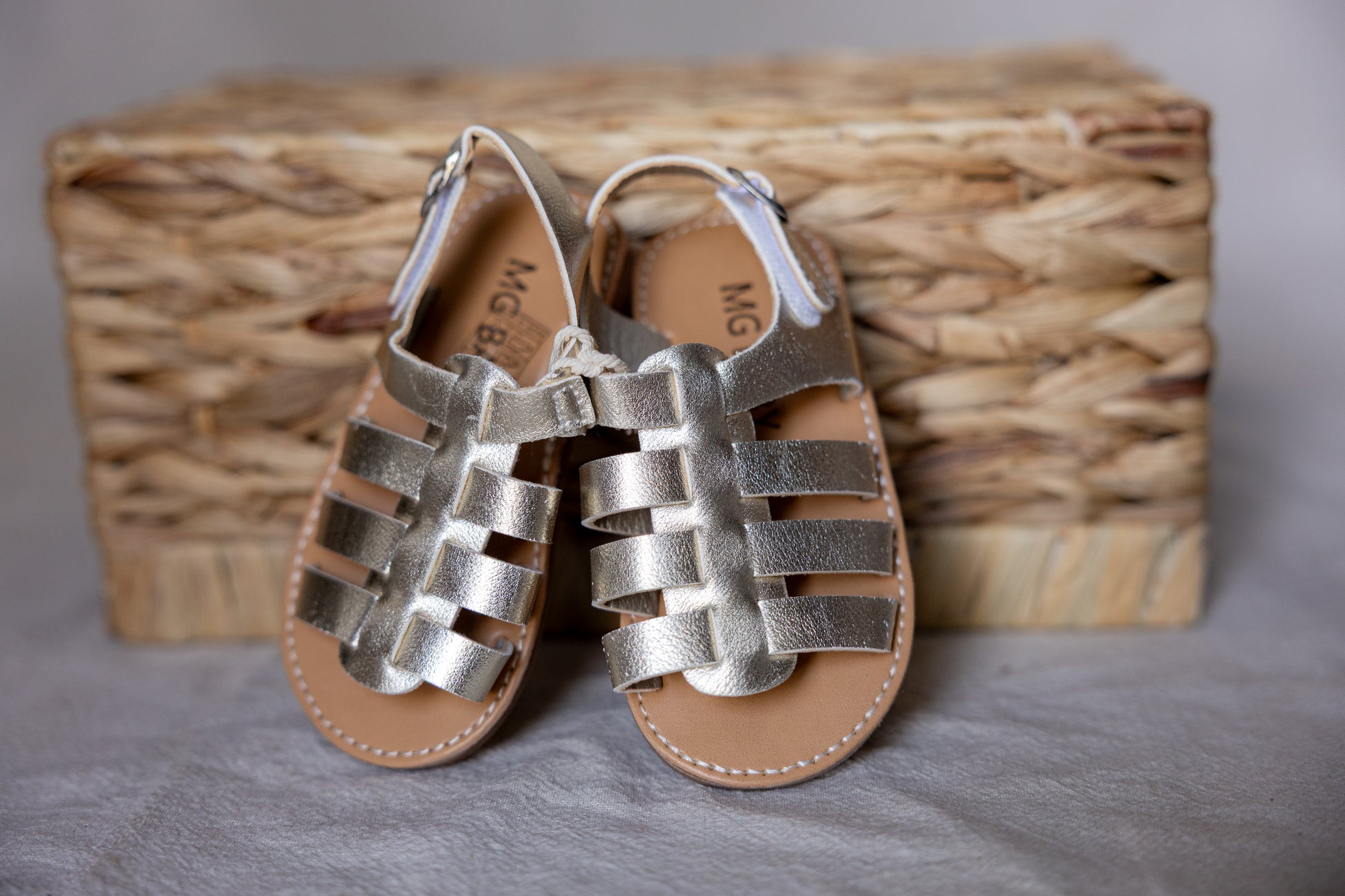 goudkleurige peuter- en kindersandalen