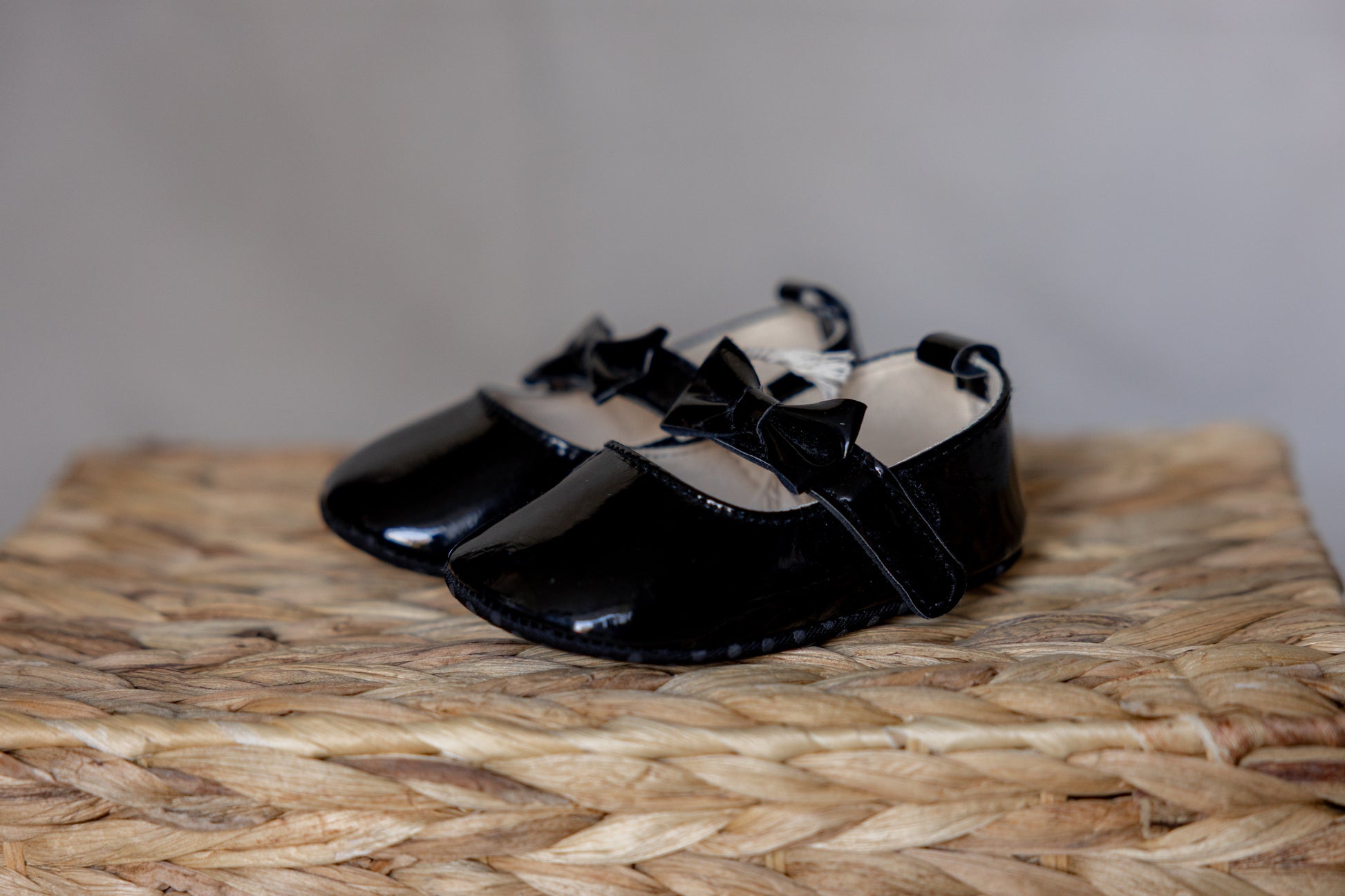 Zwart babyschoentje