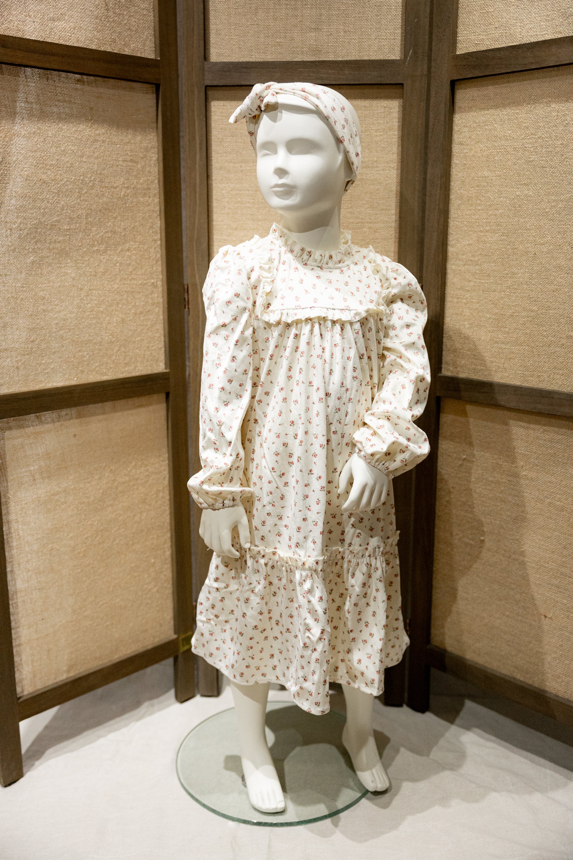 Jurk met  ruches en hoofdbandje