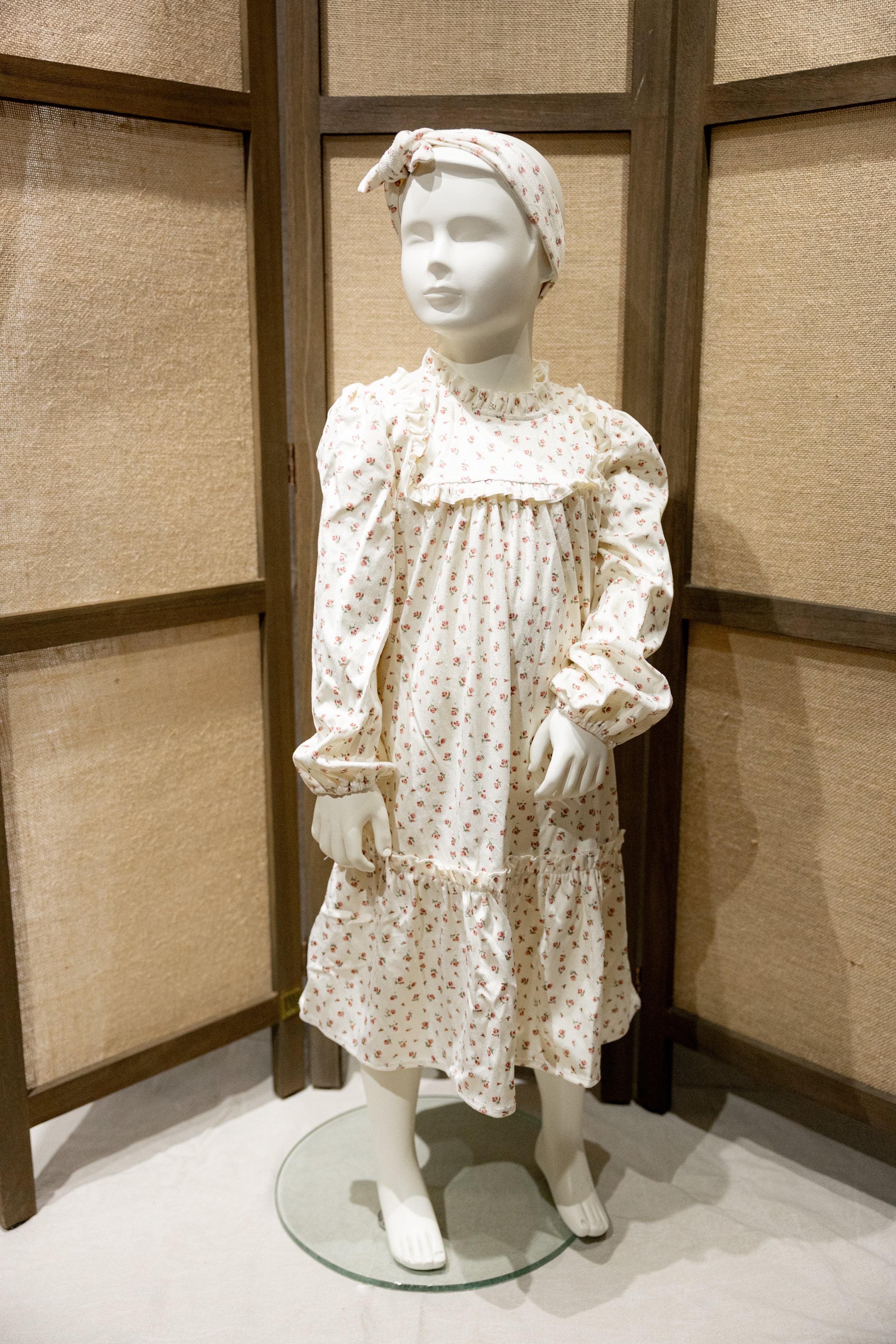 Jurk met  ruches en hoofdbandje