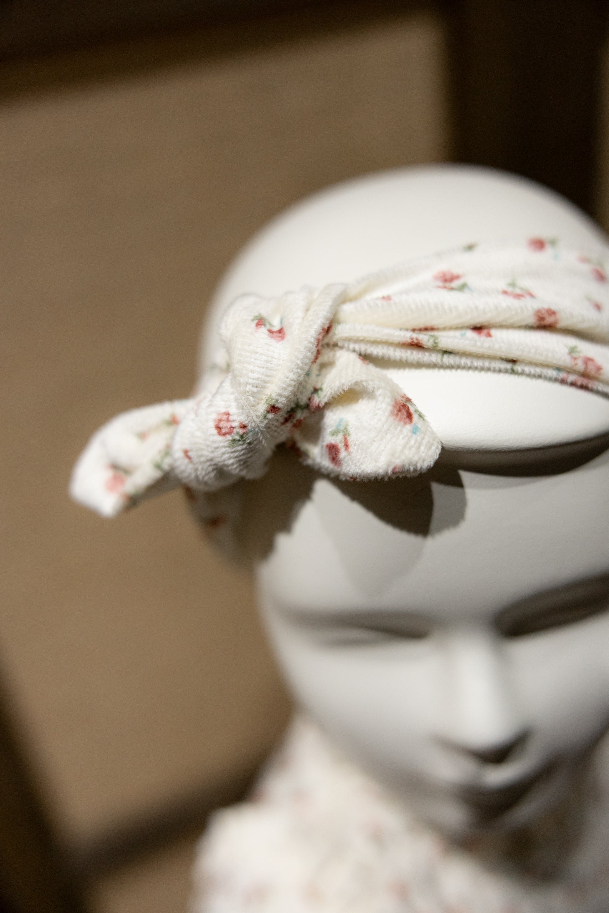 Jurk met  ruches en hoofdbandje