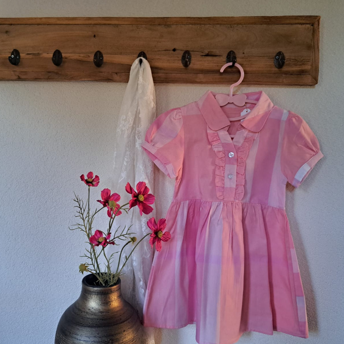 Roze geblokt jurkje met korte mouw