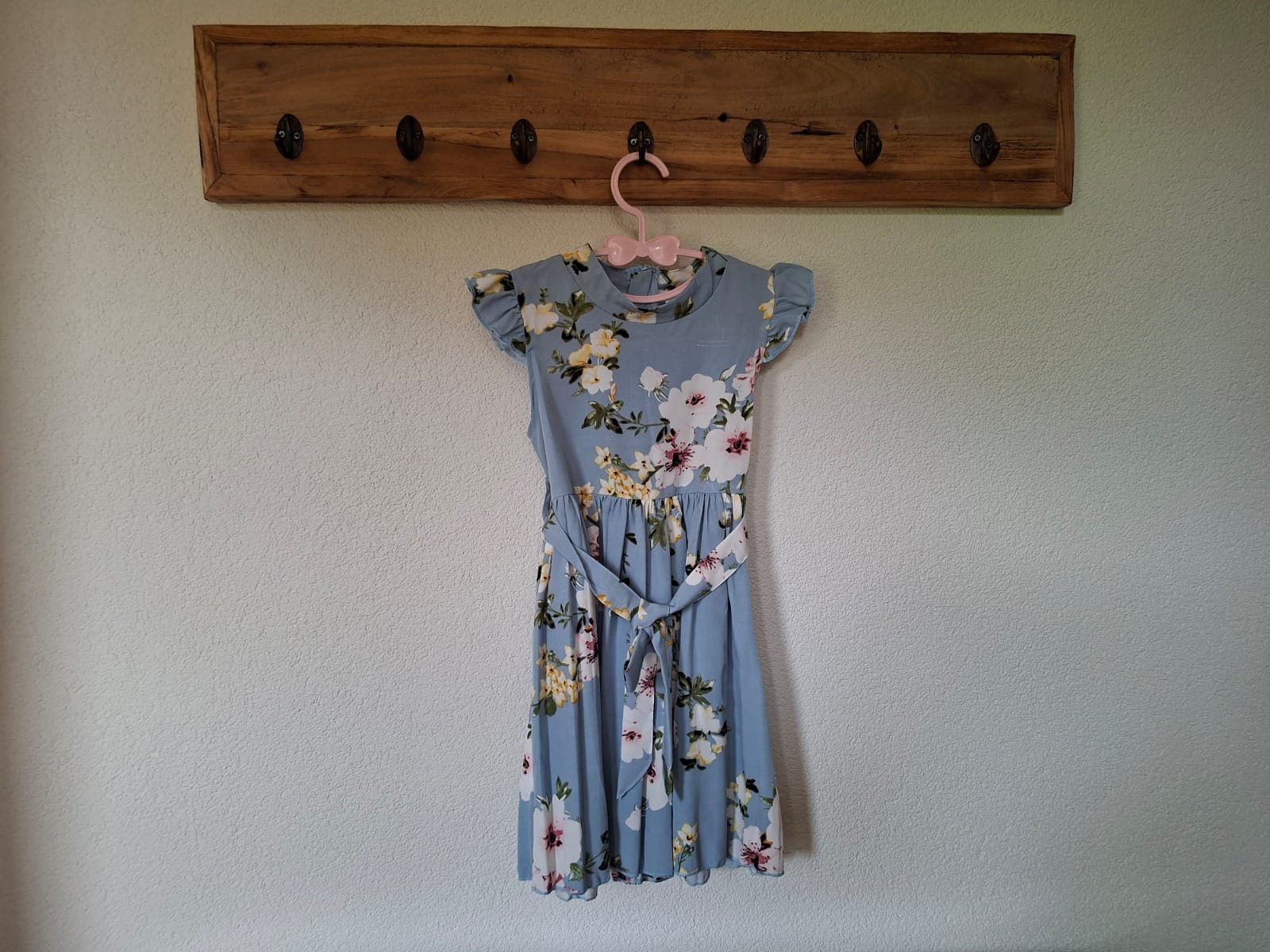 Oudblauw jurkje met bloemen